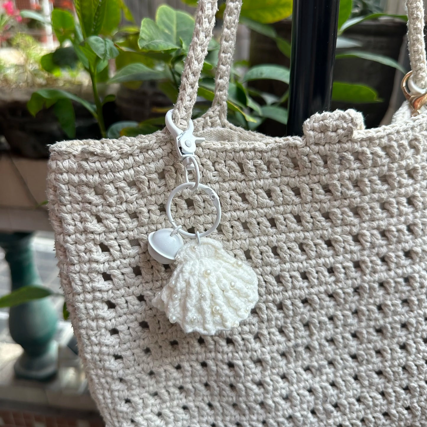 Handmade Ocean Pearl Seashell Keychain – Starfish Charm Pendant Gift for Women & Besties