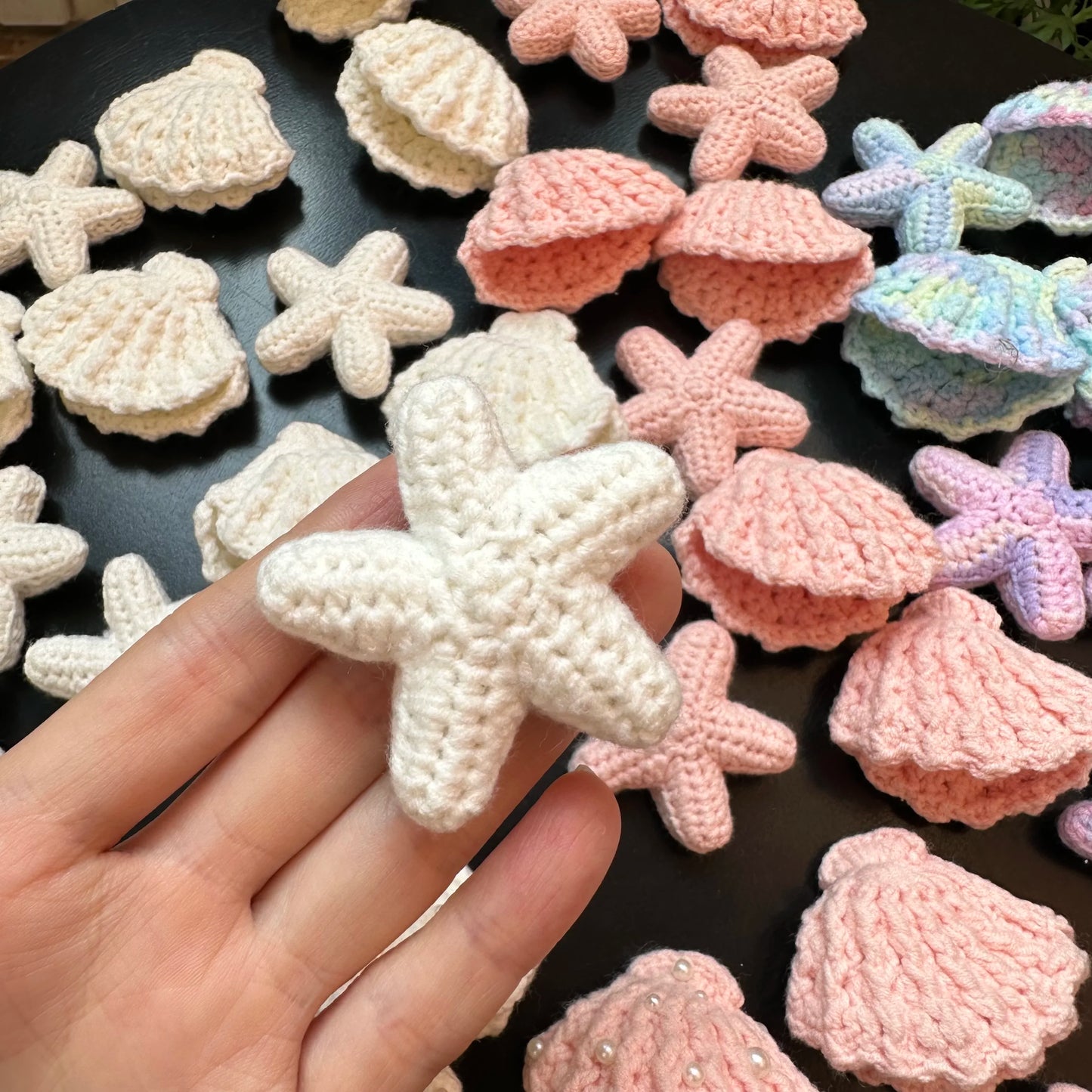Handmade Ocean Pearl Seashell Keychain – Starfish Charm Pendant Gift for Women & Besties