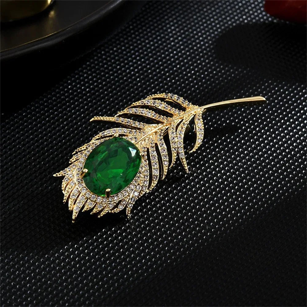 Luxury Crystal Peacock Feather Brooch – Elegant Pearl Rhinestone Lapel Pin for Women & Men, Office or Party Jewelry Gift