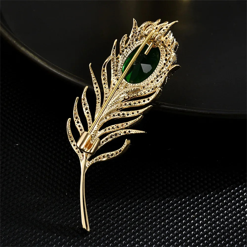 Luxury Crystal Peacock Feather Brooch – Elegant Pearl Rhinestone Lapel Pin for Women & Men, Office or Party Jewelry Gift