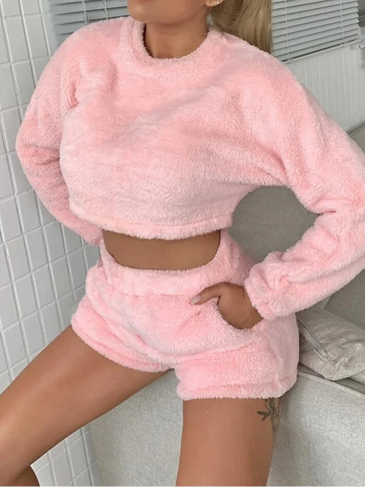 Women’s Pink Plush 2-Piece Tracksuit – Round Neck Sweatshirt & Shorts Set | Casual Home & Lounge Wear