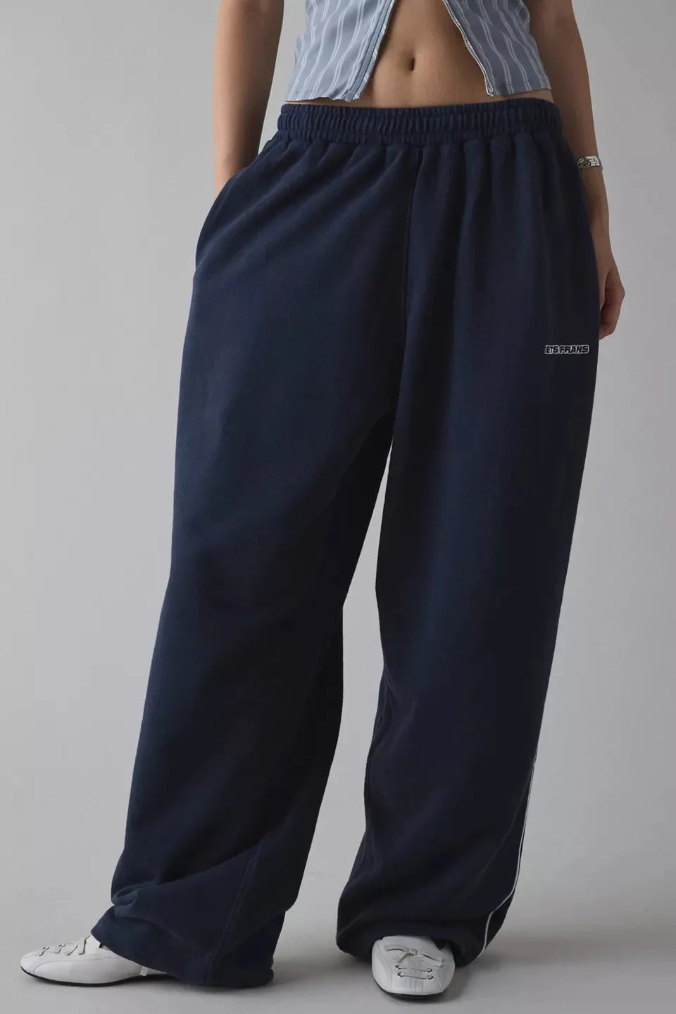 Women’s Pink Embroidered Casual Pants – Loose Straight-Leg Trousers with Elastic Waist | 2025 New Fashion