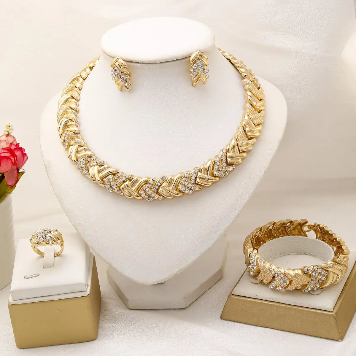 Dubai 18K Gold Plated Luxury Jewelry Set – Women’s Necklace, Earrings, Bracelet & Ring for Wedding and Party