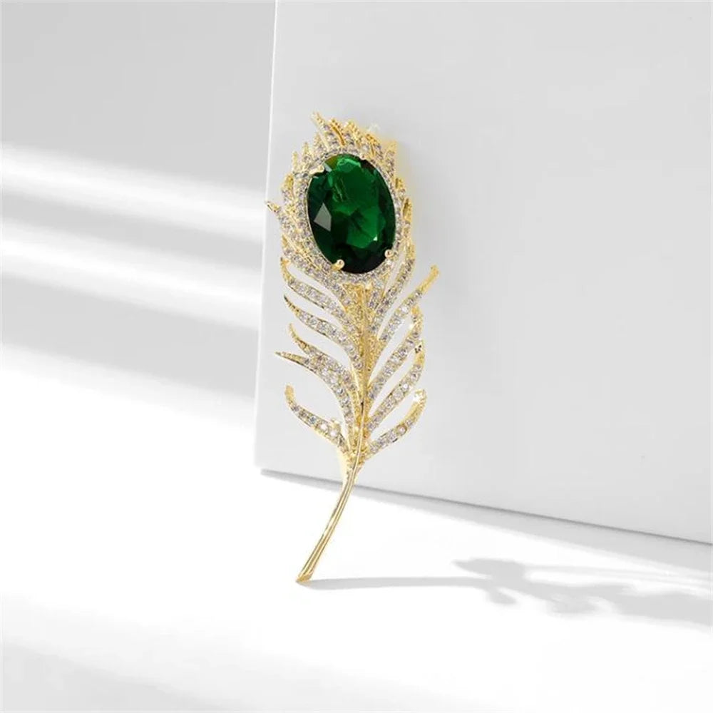 Luxury Crystal Peacock Feather Brooch – Elegant Pearl Rhinestone Lapel Pin for Women & Men, Office or Party Jewelry Gift