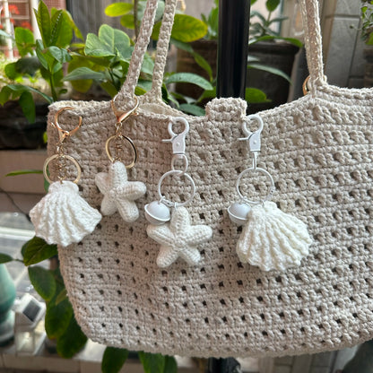 Handmade Ocean Pearl Seashell Keychain – Starfish Charm Pendant Gift for Women & Besties