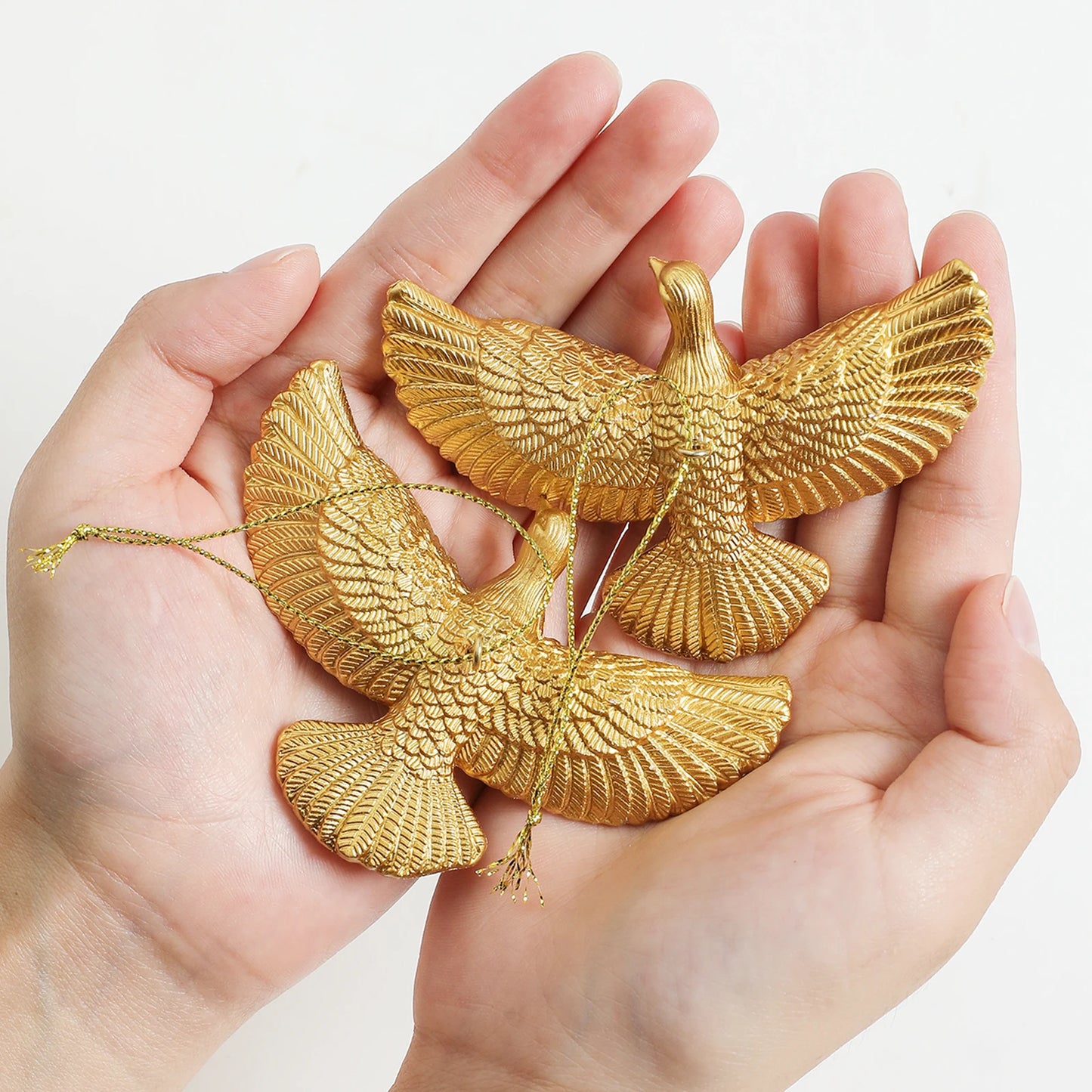 Friendship Doves Christmas Ornament – Home Alone 2-Inspired Resin Doves Tree Decoration & Gift for Someone Special