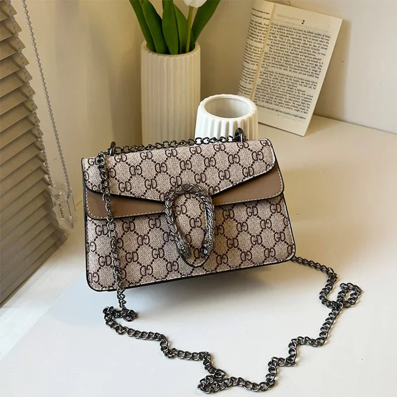 Letter Print Crossbody Bag Women's Fashion PU Design Metal Chain Strap Magnetic Lock Durable Base Daily Shopping Essential ﻿