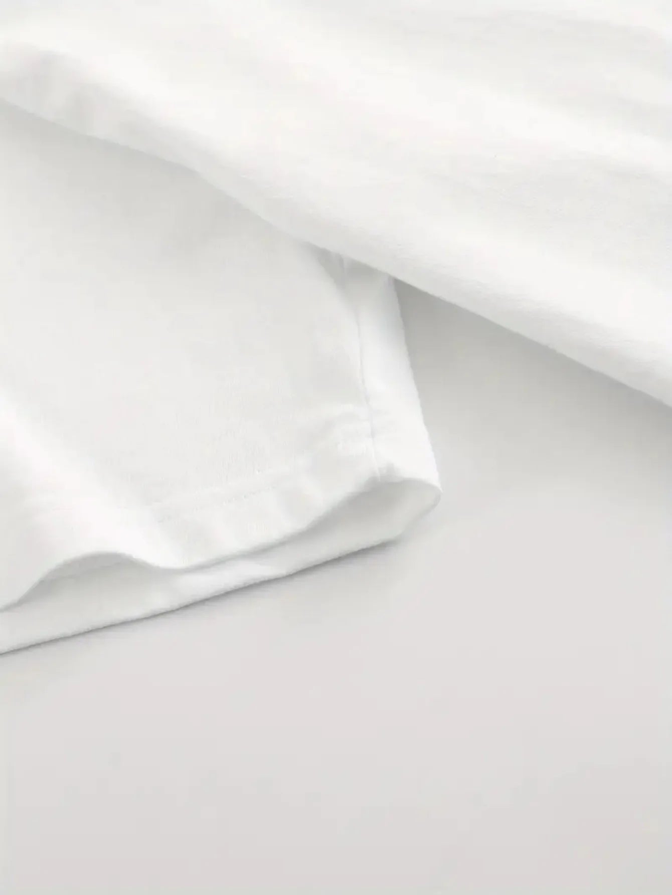 Women’s Geometric Print T-Shirt – Minimalist Elegant Summer Party Casual Top | Trendy Everyday Tee